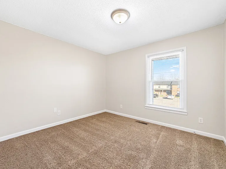 277 Northridge Dr #8 — Photo 6