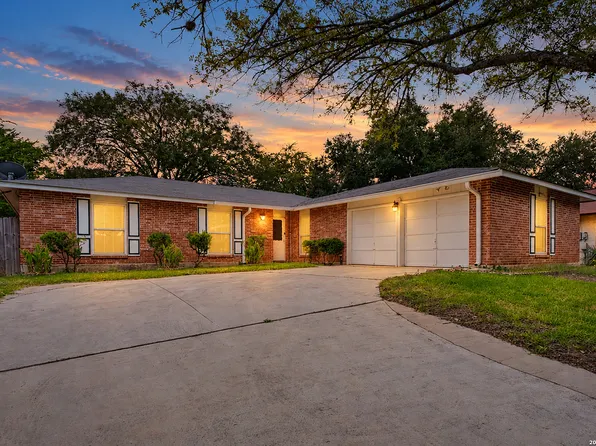 8254 ZODIAC DR, Universal City, TX 78148