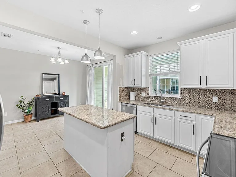 1380 Mill Stream Ln — Photo 3