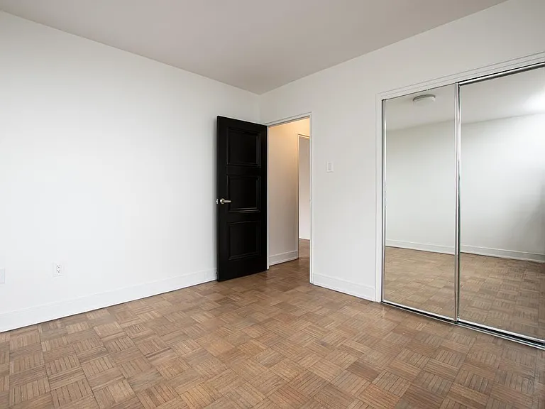 24 Tyndall Ave — Photo 12