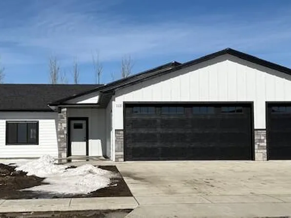 1121 34th Ave NE, Aberdeen, SD 57401