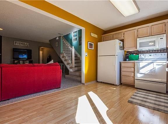 5th image of 1345 SE Lexington Ave