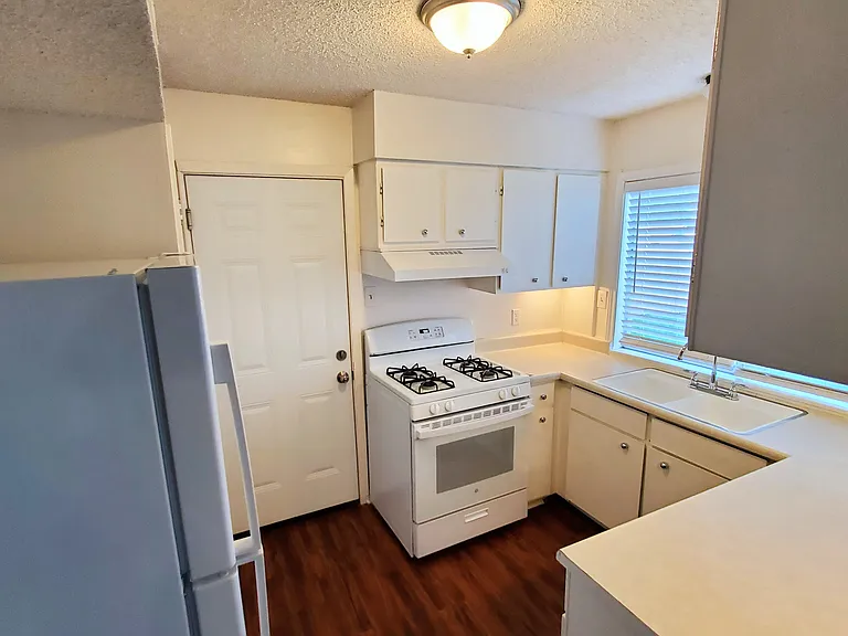138 Meadow Dr — Photo 8