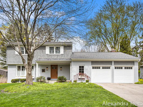 2853 Meadowbrook Dr SE, Grand Rapids, MI 49546