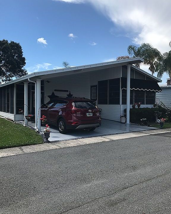 2nd image of 471 Trout Ln