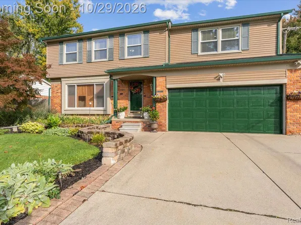 19480 Hickory Leaf St, Southfield, MI 48076