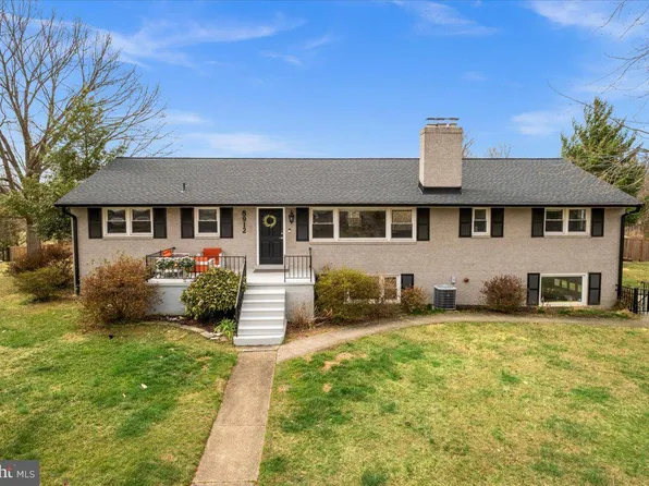 8912 Dogue Dr, Alexandria, VA 22309