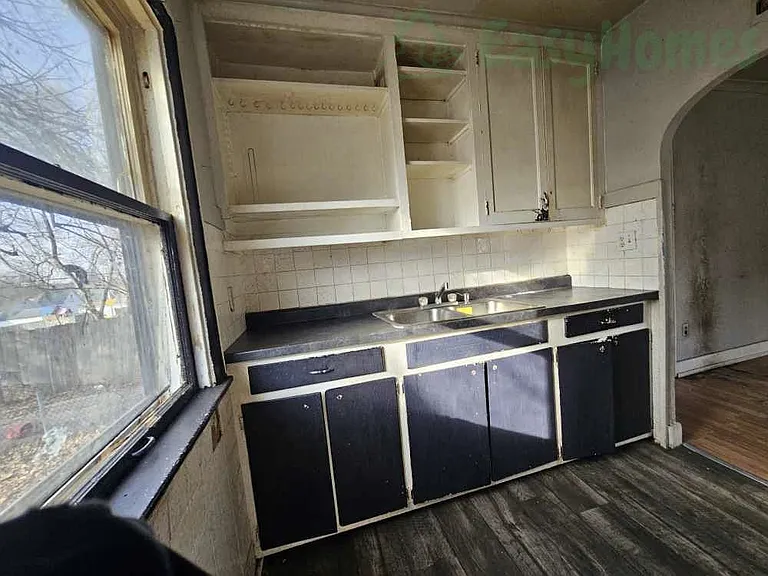 824 W Macqueen Ave — Photo 5