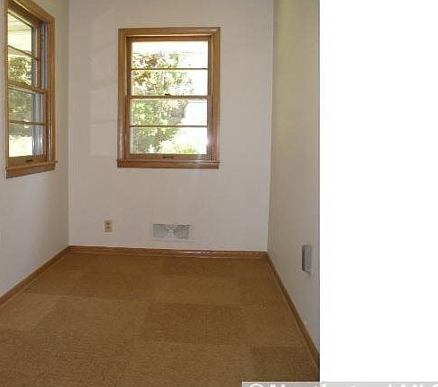5th image of 6824 Knoll Street N