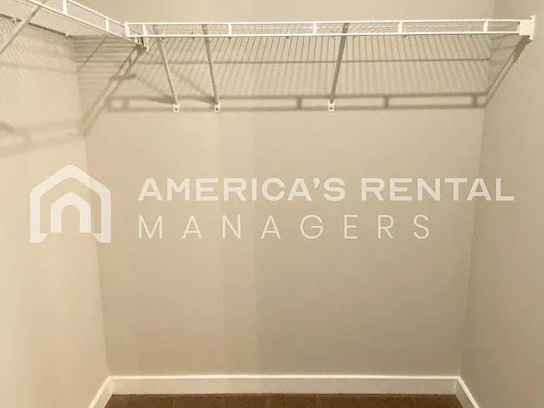 489 Andrew Dr — Photo 16