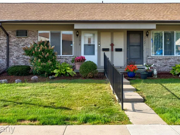 25219 Potomac Dr, South Lyon, MI 48178