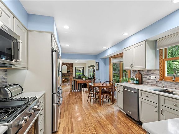 5th image of 619 Dawes St