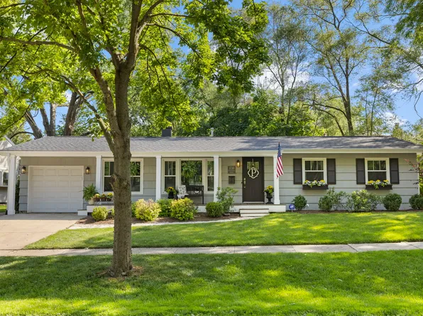 1730 Chesterfield Ave, Glen Ellyn, IL 60137