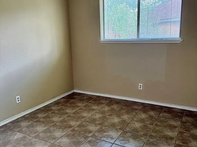 2802 Austrian Pine Ct — Photo 9