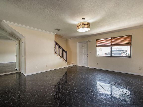 4th image of 1706 Wharf Ln #6