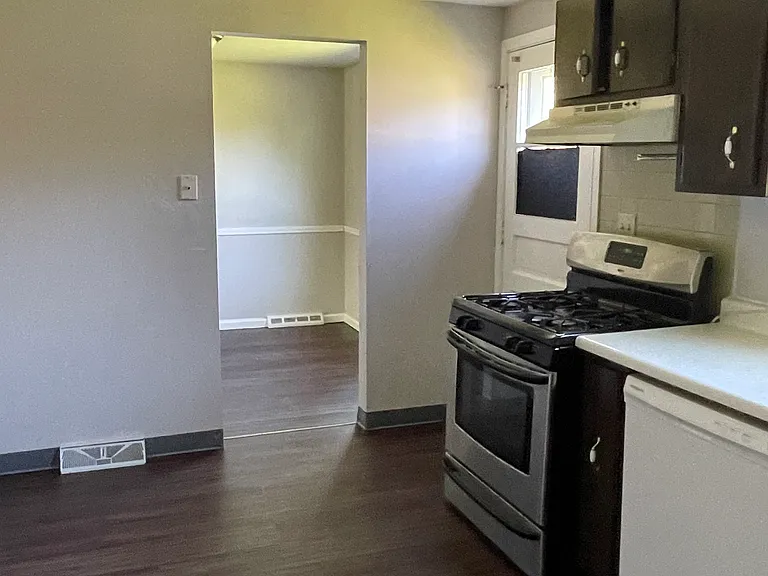 212 Sunshine Dr #L — Photo 13