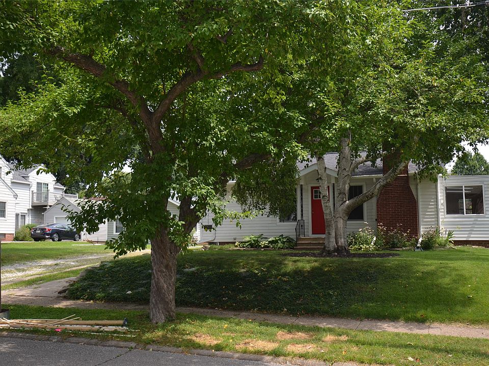 1st image of 2109 40th St