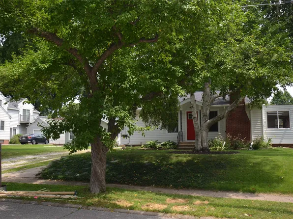 2109 40th St, Des Moines, IA 50310