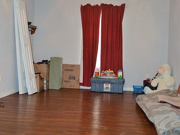 4th image of 128 Wildgrove Dr
