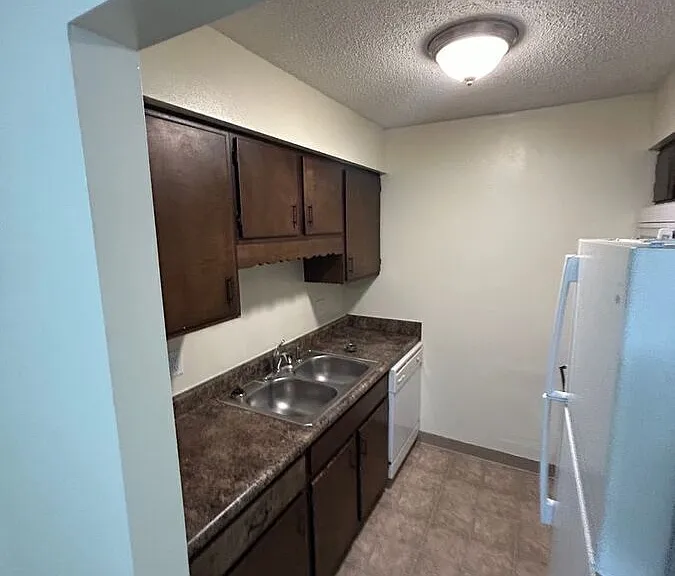 3809 University Ave #18 — Photo 5