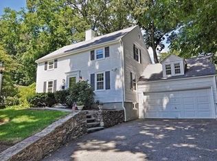 16 Carver Rd, Wellesley, MA 02481