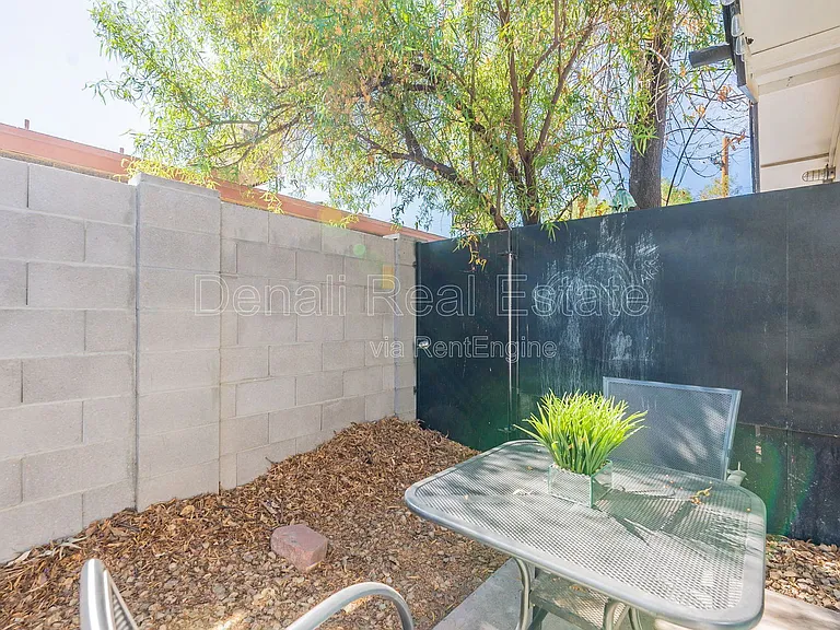 2309 S College Ave #17 — Photo 27