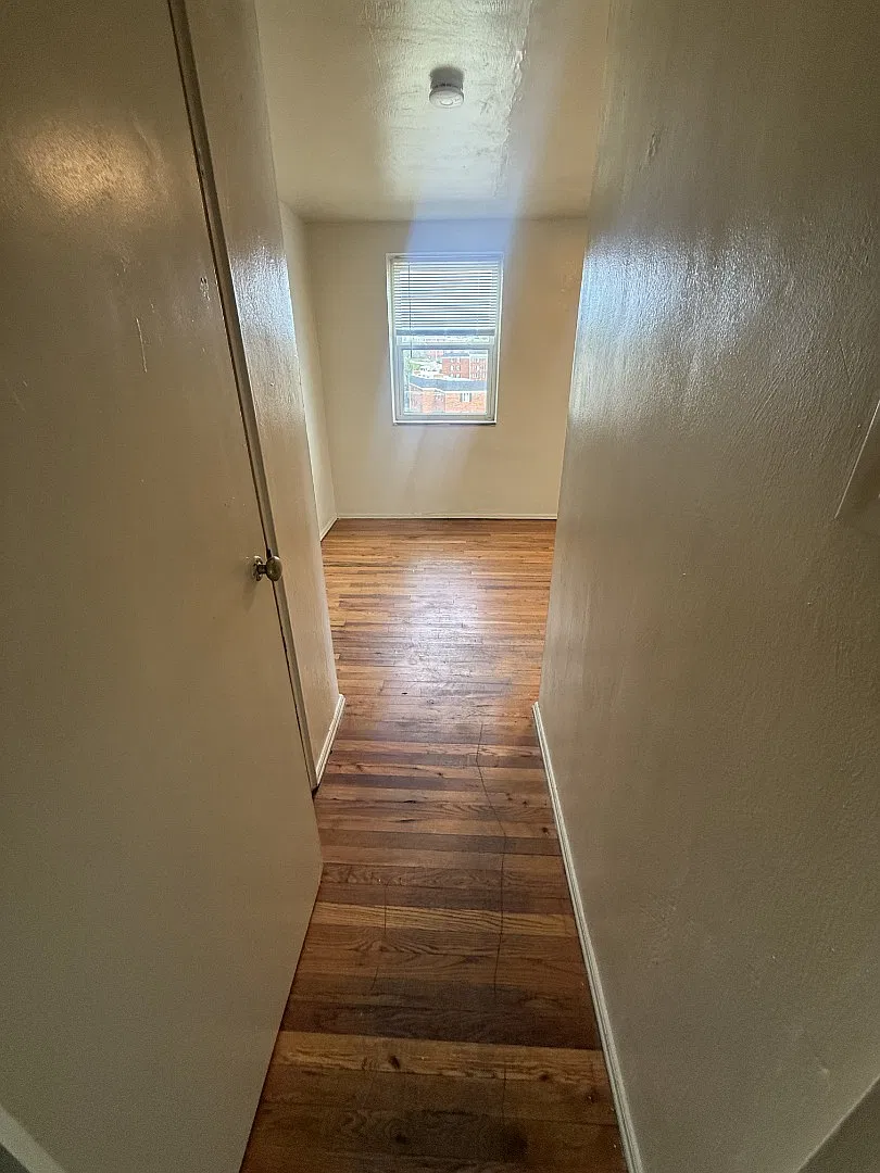 Two Bedroom Whitehall Apartment — Photo 4