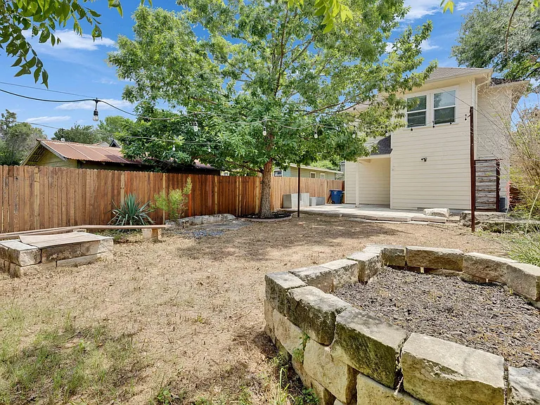 2902 E 13th St — Photo 29