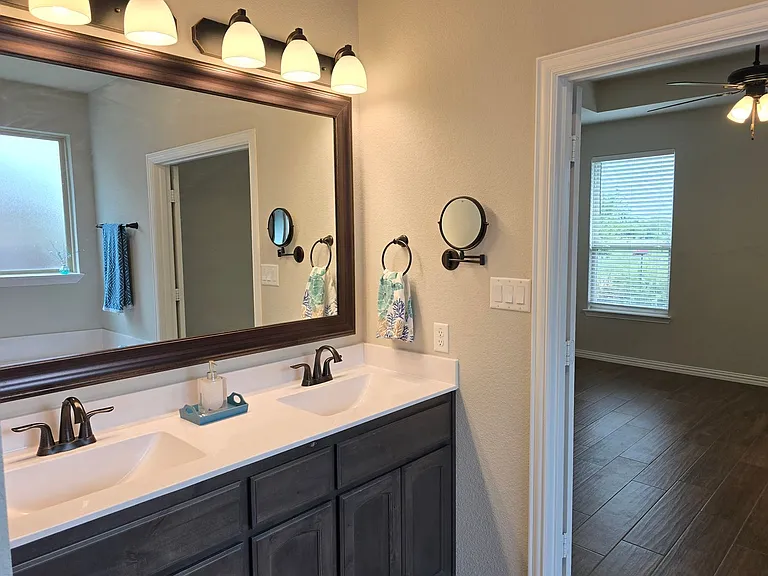 7608 Rothbury Dr — Photo 15