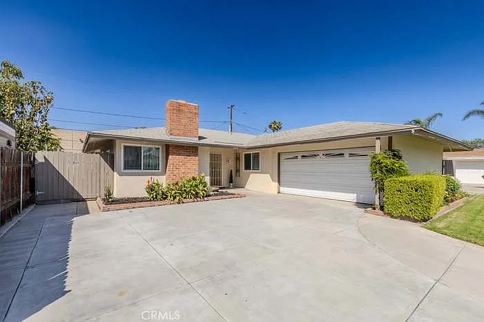 2219 W Coronet Ave — Photo 1