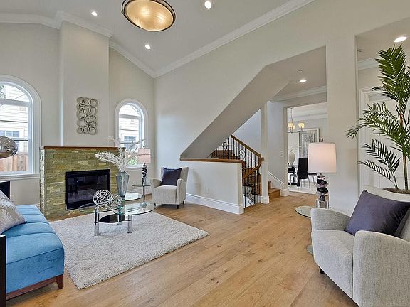 2nd image of 1527 Castilleja Ave