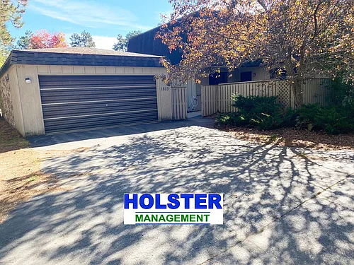 4PLEX-1801 E Crabtree Dr Photo 1
