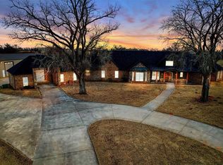 922 E 3rd St, Elk City, OK 73644