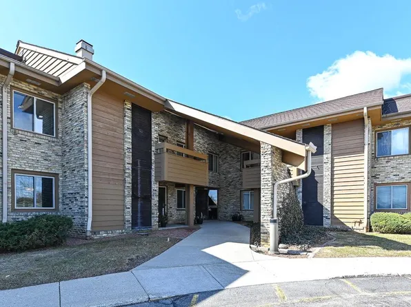 2101 West Good Hope ROAD #211, Glendale, WI 53209