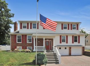 18 Andrew Ct, Bloomfield, NJ 07003