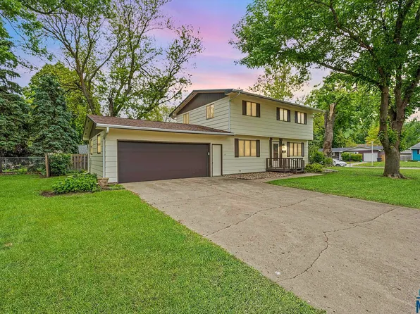 316 Sycamore Ave, Vermillion, SD 57069