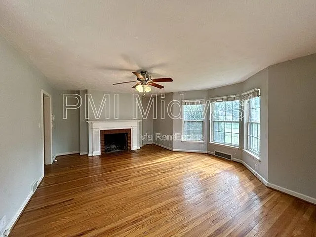 5663 N Illinois St — Photo 10