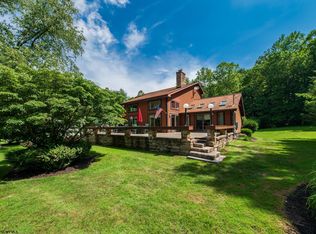 102 Country Club Ct, Terra Alta, WV 26764