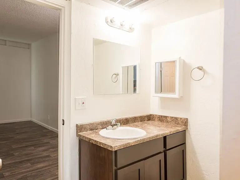 The Residences At Camelback West — Photo 10