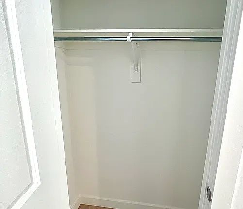 4th image of 3232 S Hollow Way W