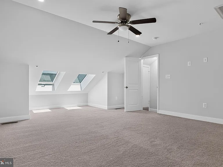 12241 Bluffwood Ter — Photo 28