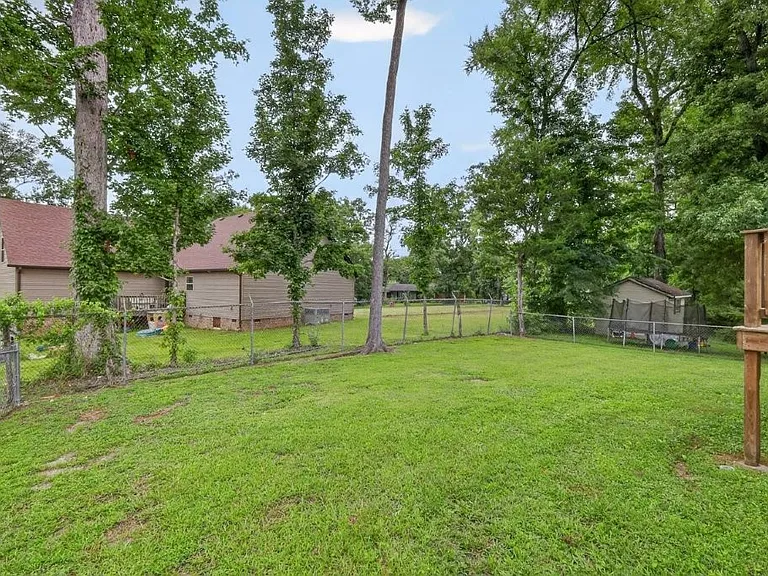 108 Roberts Dr — Photo 28