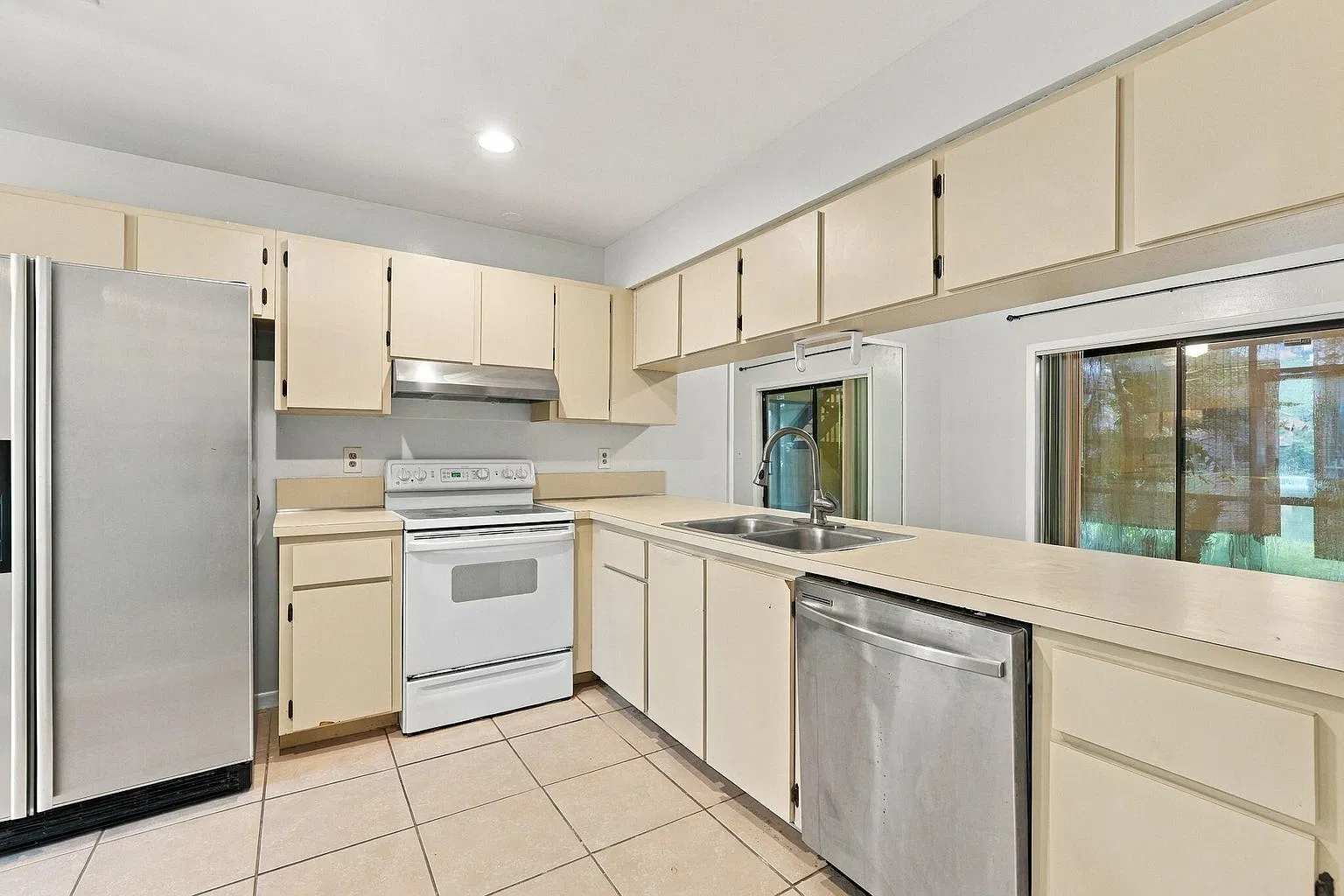 6180 Pine Tree Ln — Photo 2