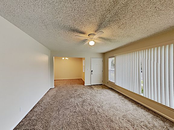 4th image of 347 E Hyde Park Blvd
