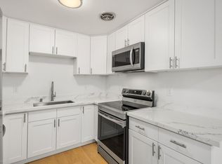 6527 24th Ave NW APT 4, Seattle, WA 98117