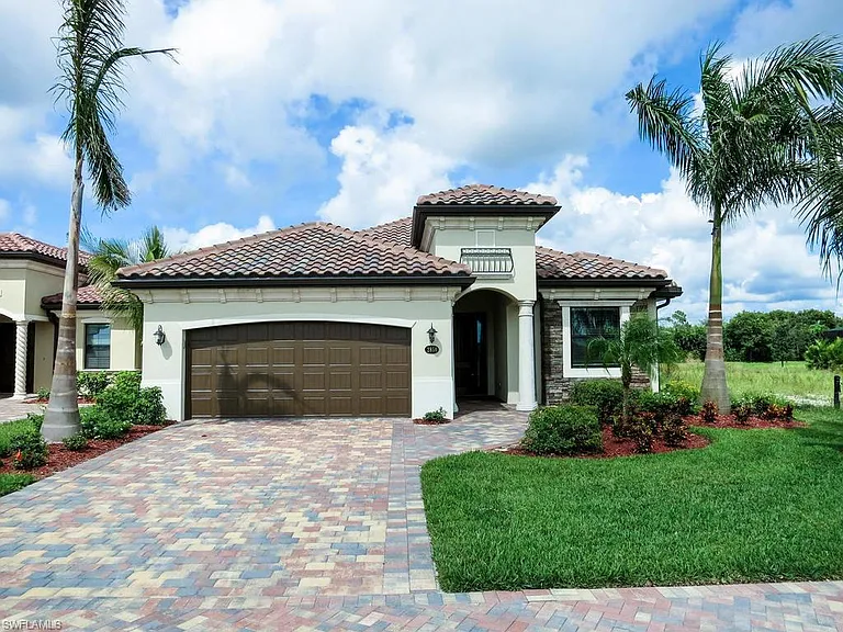 2850 Aviamar Cir — Photo 3