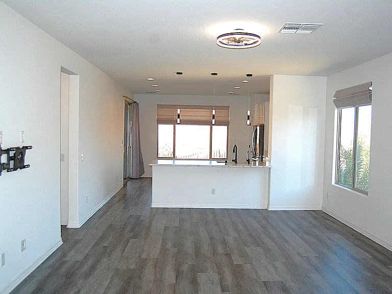 929 Flagstone Blf — Photo 4
