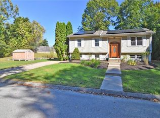 16 River Dr, Johnston, RI 02919
