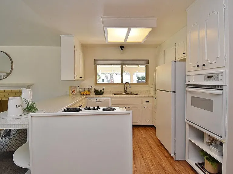 4325 Satinwood Dr — Photo 1