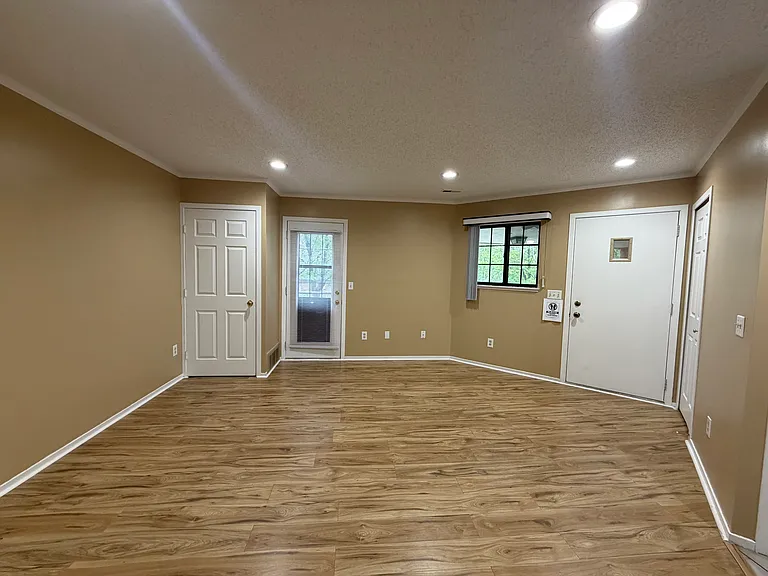 34917 Hamilton Dr #2 — Photo 9